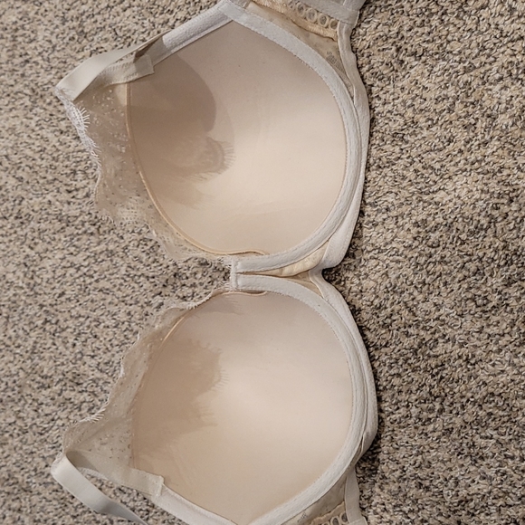 Victoria Secret Bras ---34 DD & X 2---34 DDD - Picture 11 of 12